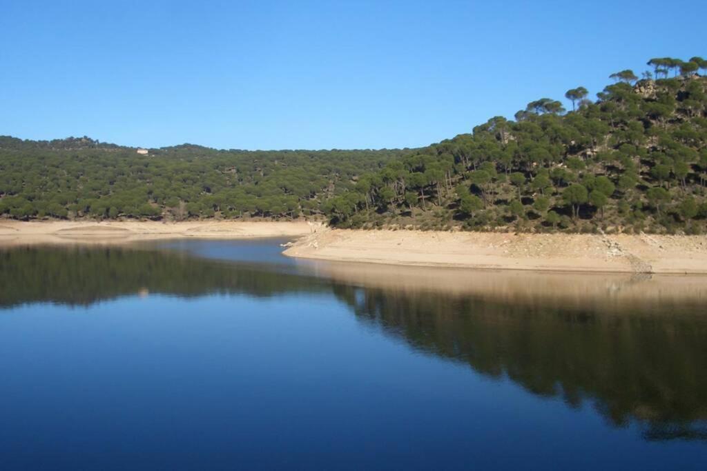 Вілла La Casita De Noe Con Vista Al Pantano De San Juan Сан-Мартін-де-Вальдейґлесьяс Екстер'єр фото
